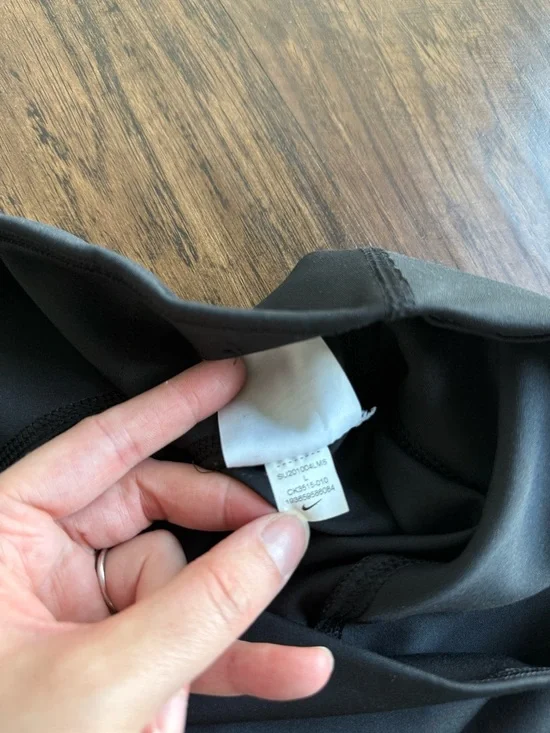 Nike Black Leggings with Kentucky Blue Graphic Lower Legs - Picture 7 of 11